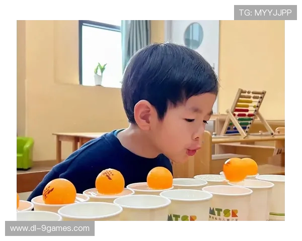 两颗球贴合双下为中心的小游戏玩法解析与技巧分享